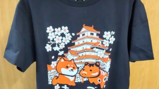 ◎民芸品コーナーより◎赤べこTシャツ(≧▽≦)