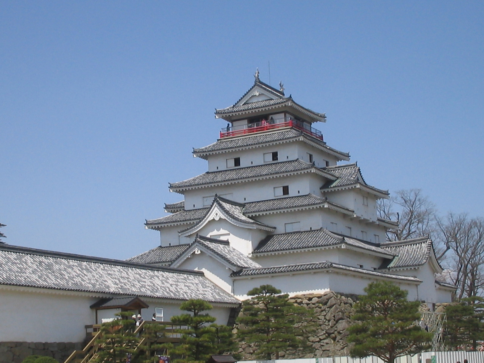 鶴ヶ城天守閣が45年ぶりのお化粧直し☆ 鶴ヶ城の”鯱” | 鶴ヶ城会館